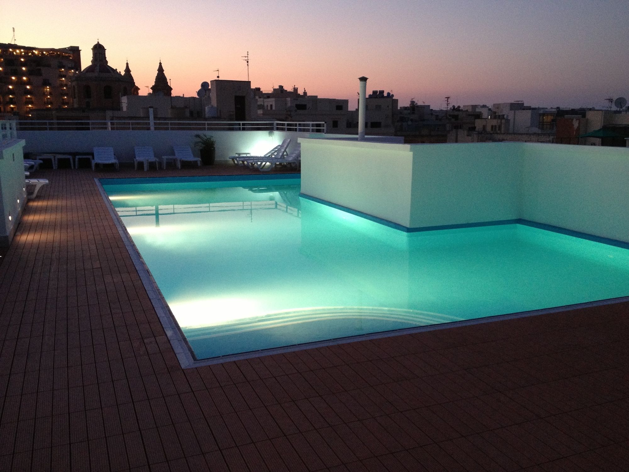 Day'S Inn Hotel And Residence Sliema Eksteriør bilde